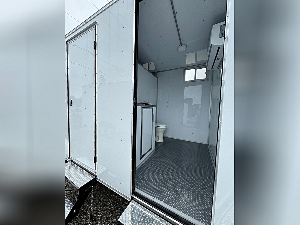 4 Stall Restroom Trailer - Regular Design