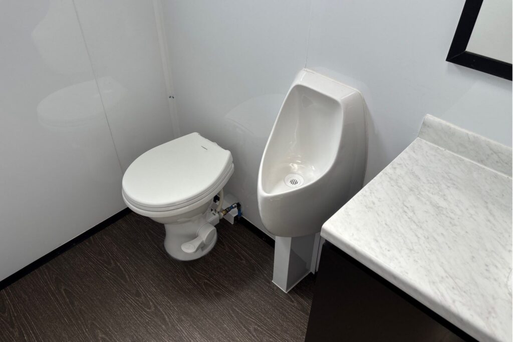 11 luxury restroom