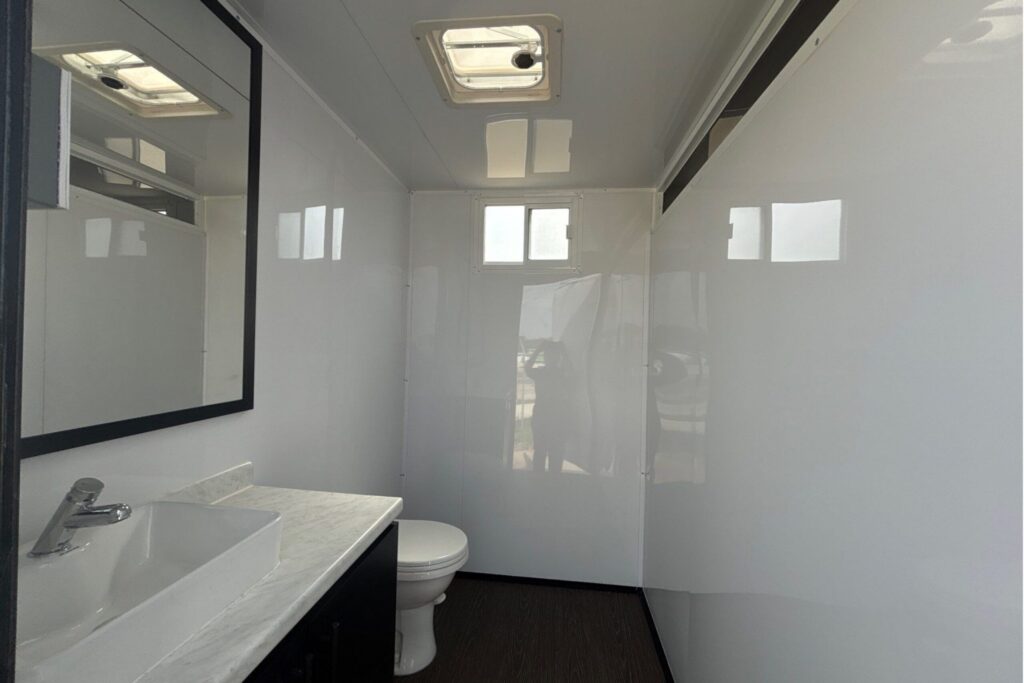 14 luxury restroom