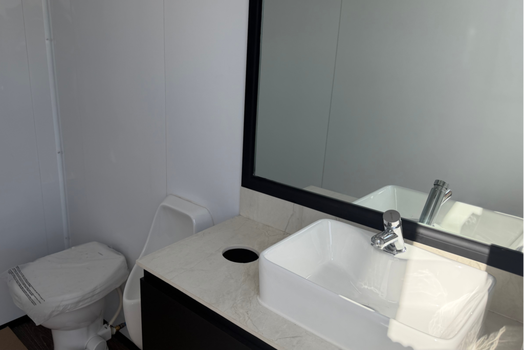 6restroom trailer in stock