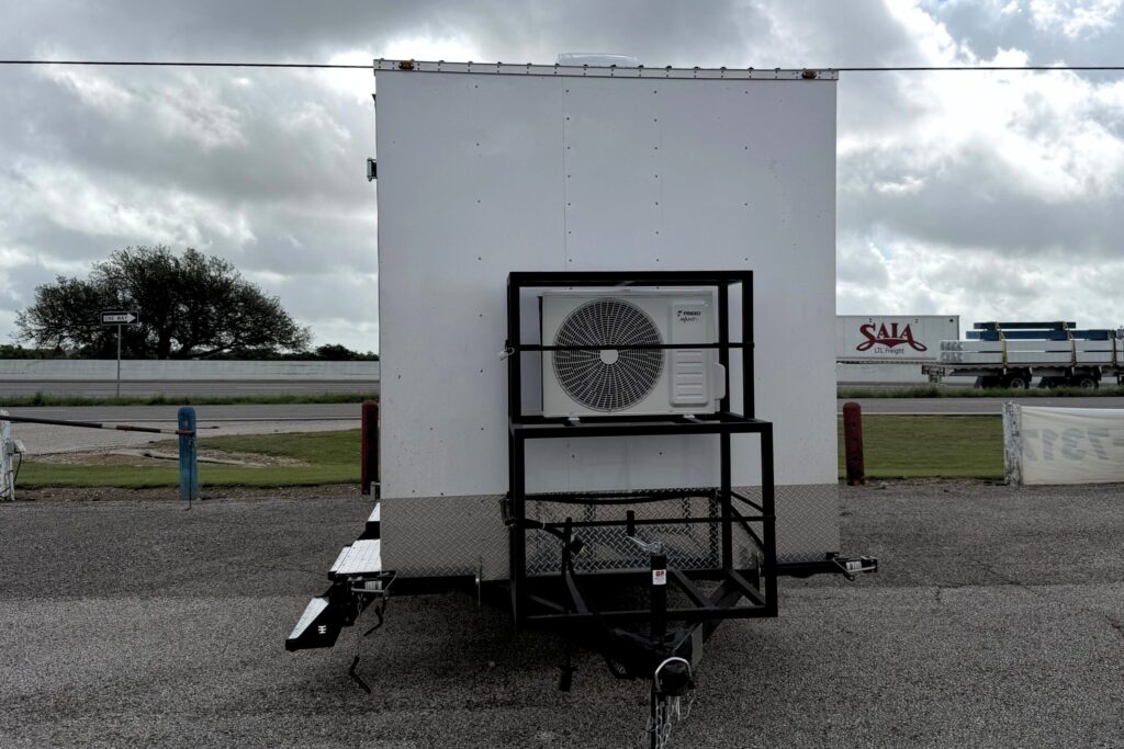 8 3 stall restroom trailer